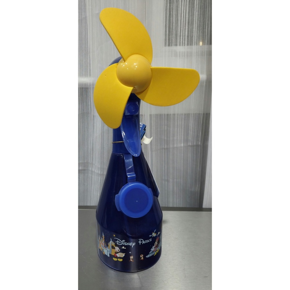 WALT DISNEY WORLD PARKS Misting Water  Spray Fan‎ W/Lanyard "Disney Parks"